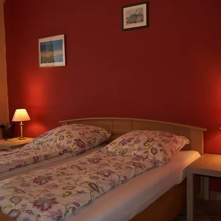 Haus Kim, Nr 3 *